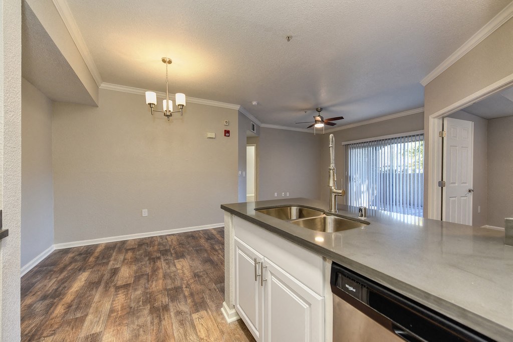 River Oaks Apartment Homes photo 4